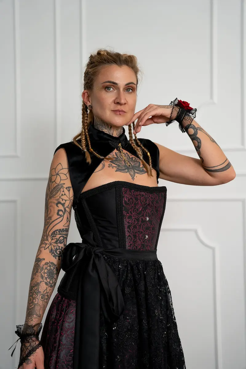 Photo 3 of 4 – Mini Bolero “Gothic de luxe”