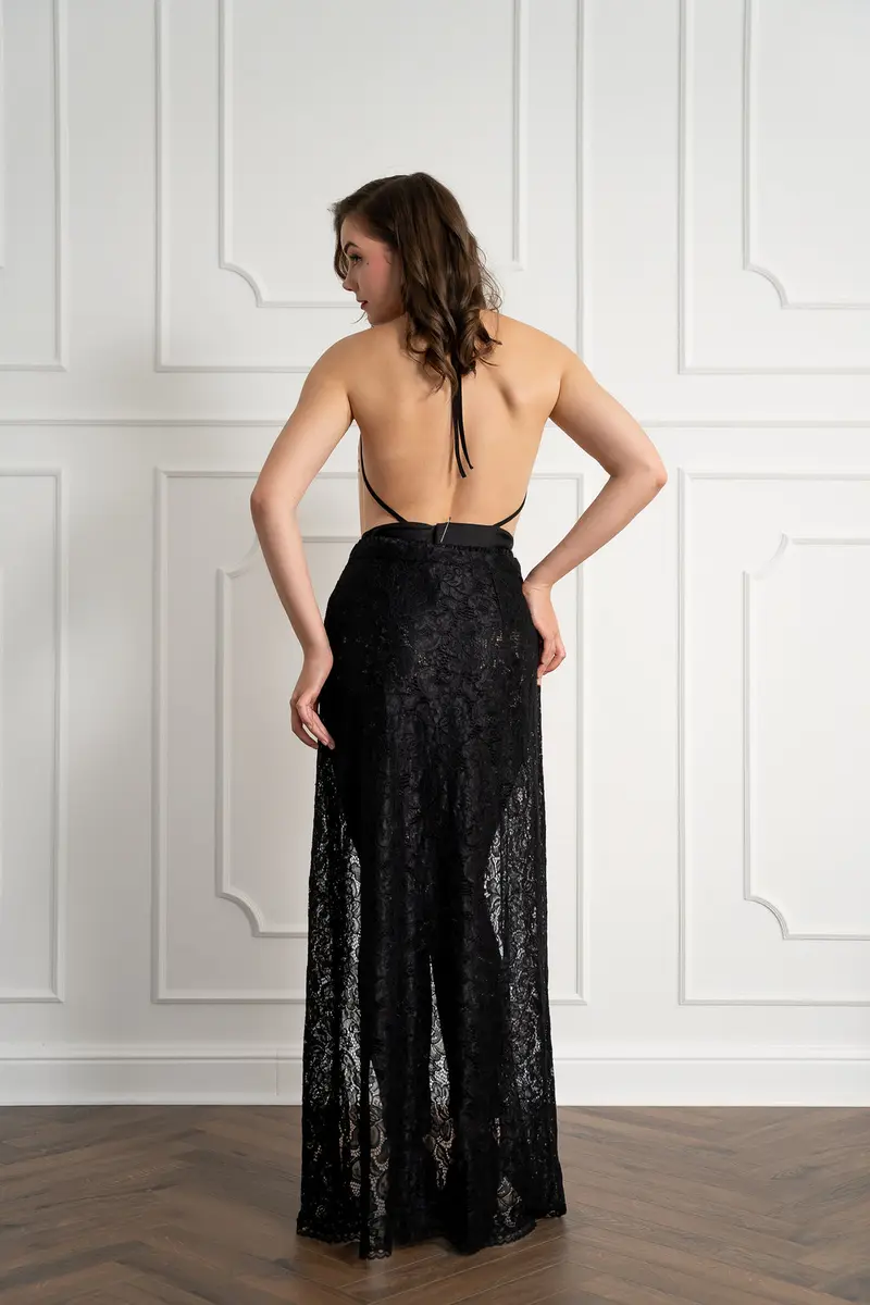 Photo 5 of 6 – Overskirt “Black Roses”