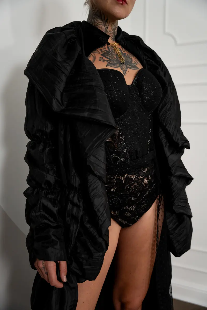 Foto 6 von 6 – Panty „Black Roses“ - black