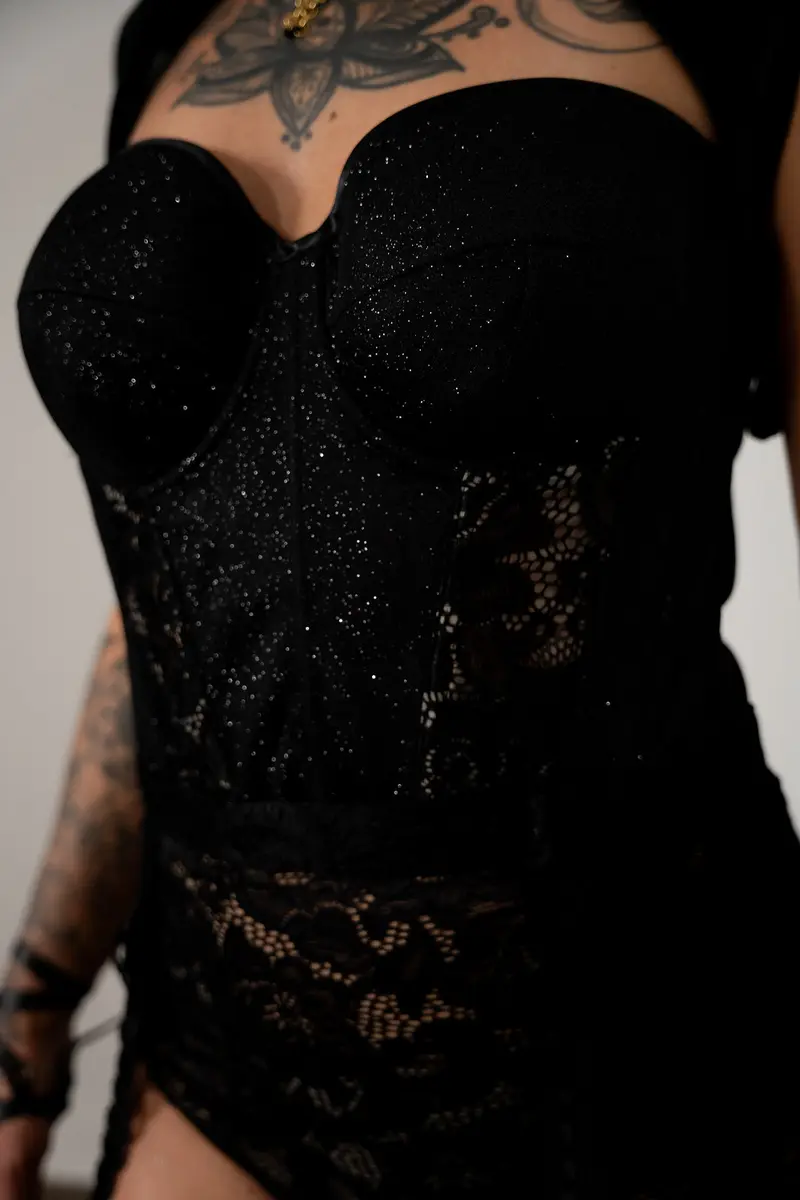 Foto 3 von 6 – Panty „Black Roses“ - black