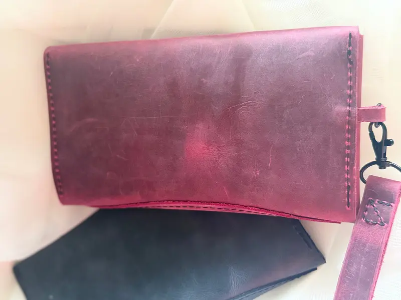 Photo 5 of 5 – Genuine leather Miss Diffy clutch