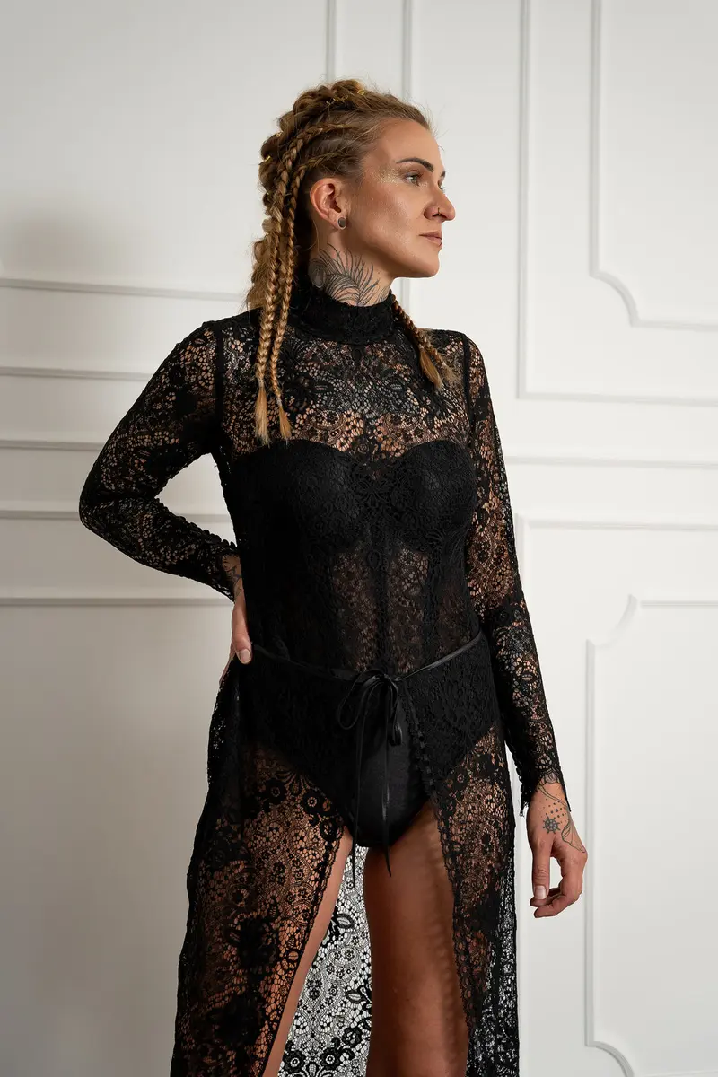 Photo 4 of 5 – Body high necked “Lace elegant” under-corset black