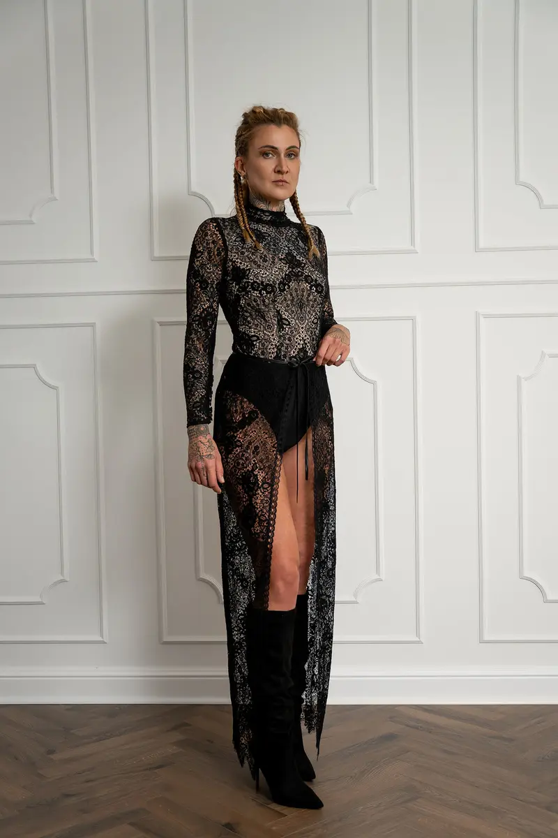 Foto 6 von 6 – Body high necked „Lace elegant“ Untercorsage nude