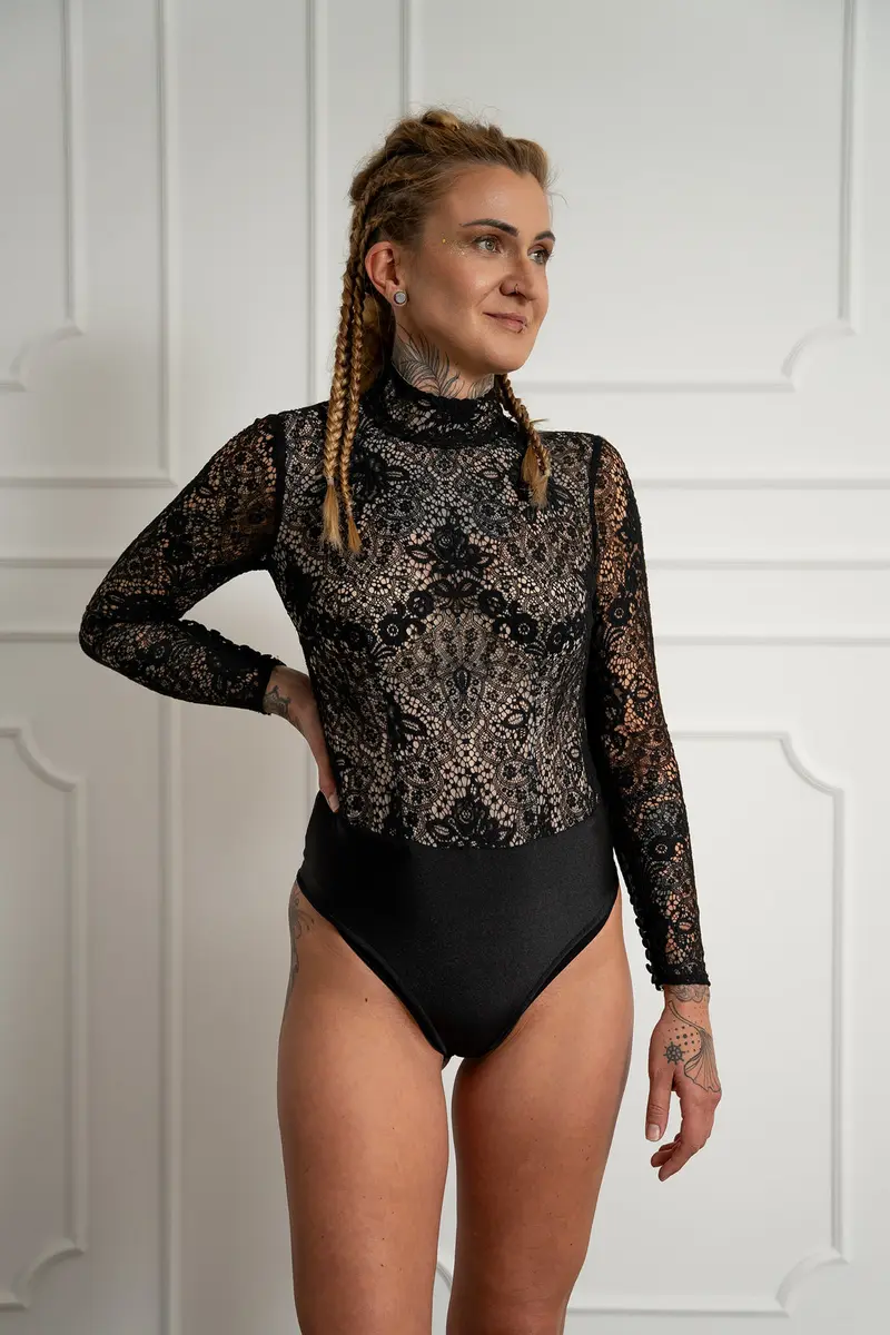 Photo 3 of 6 – Body high necked “Lace elegant” under-corset nude