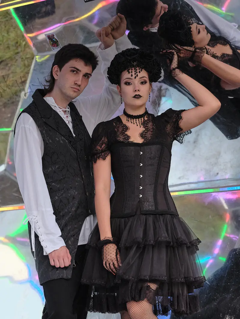 Foto 1 von 4 – Bluse „Black Elegance“