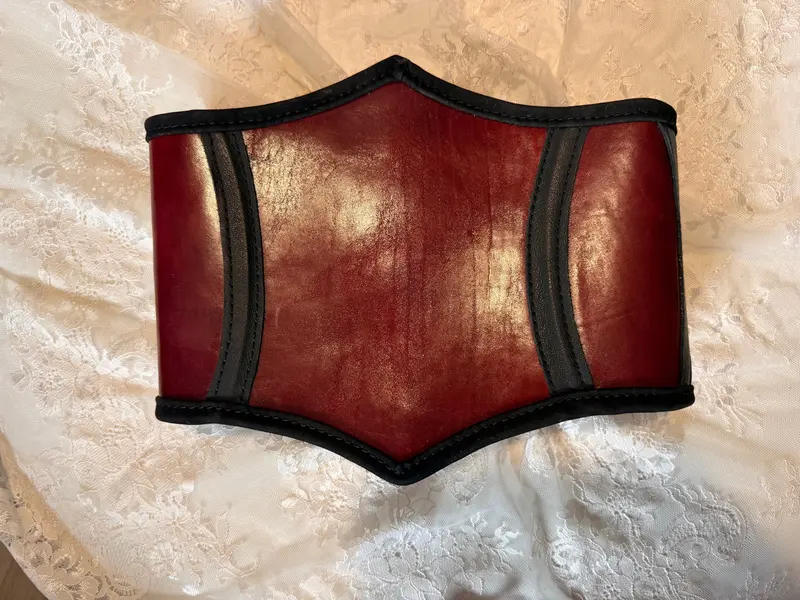 Hüftgürtel „Red Velvet“ – Foto 1