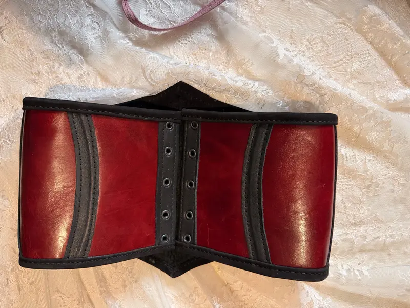 Hüftgürtel „Red Velvet“ – Foto 2