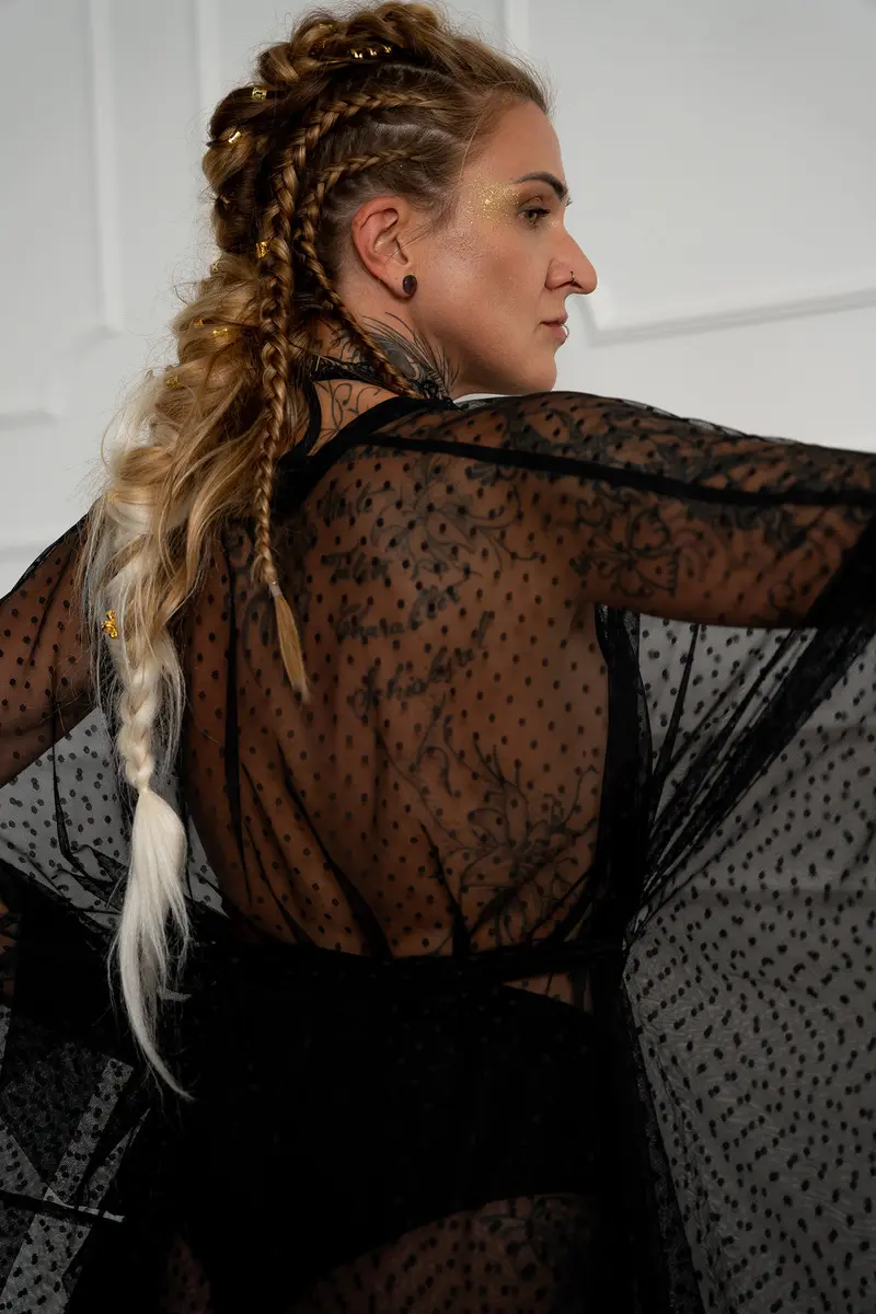 Foto 3 von 6 – Naked Coat -Black Polka